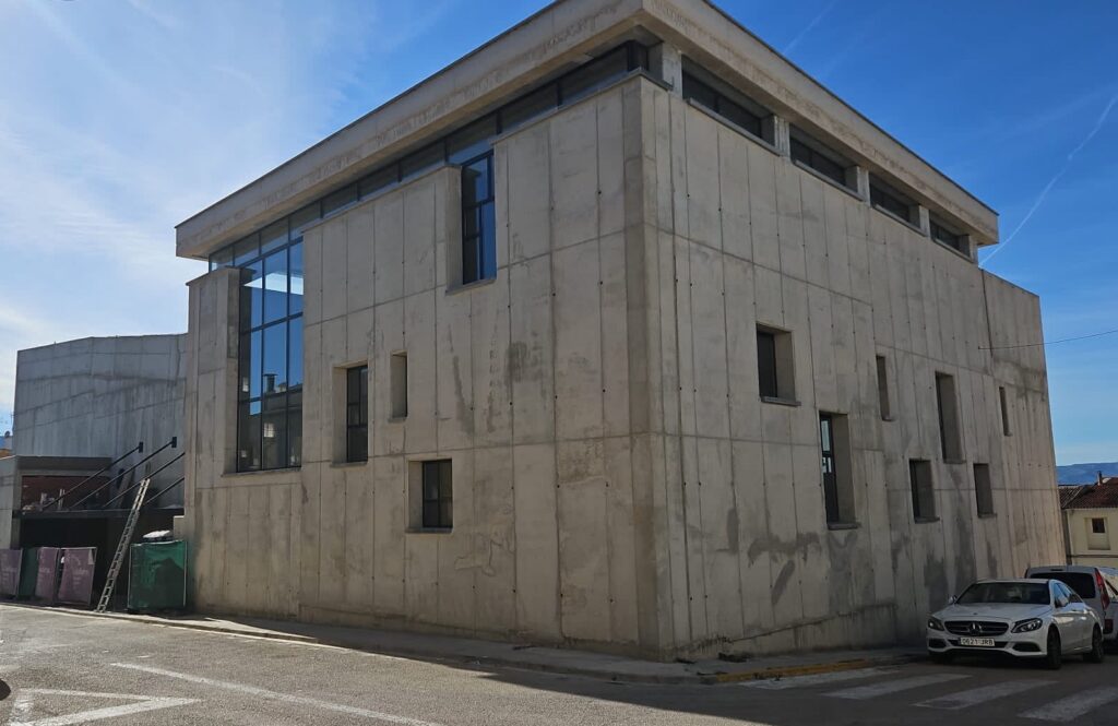 Obras de ampliación del auditorio de la Pobla del Duc ejecutadas por Cala Llarga