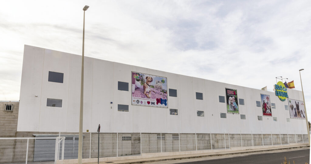 Construcción de nave comercial para Zoolandia en San Antonio de Benagéber