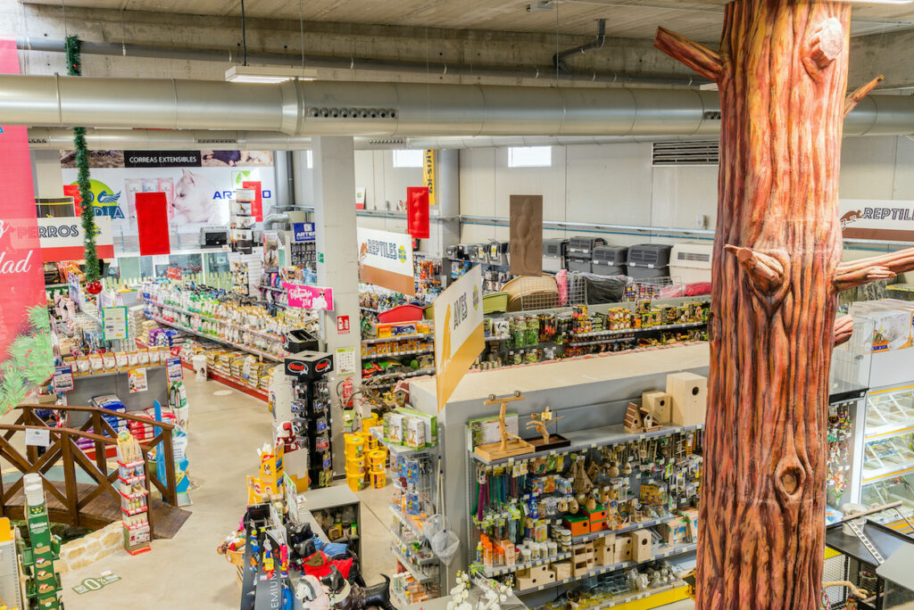 Construcción de nave comercial para Zoolandia en San Antonio de Benagéber