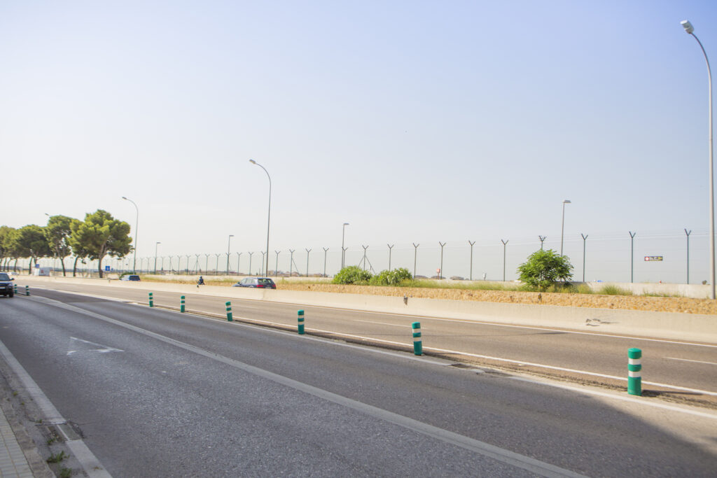 Construcción de los muros perimetrales del Aeropuerto de Valencia